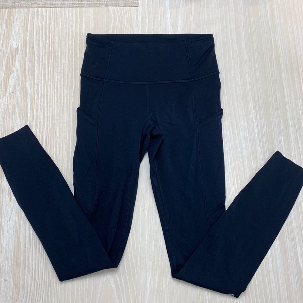 Lululemon size 4 leggins with pockets
